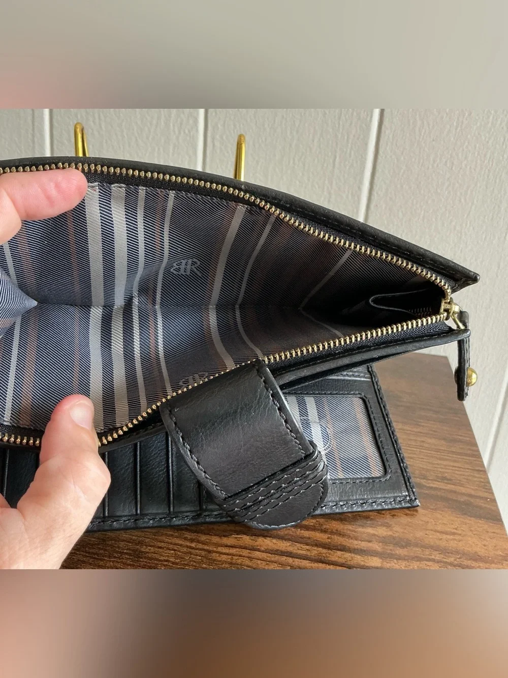 A Very Rare Vintage Black Leather Banana Republic Long Snap Wallet